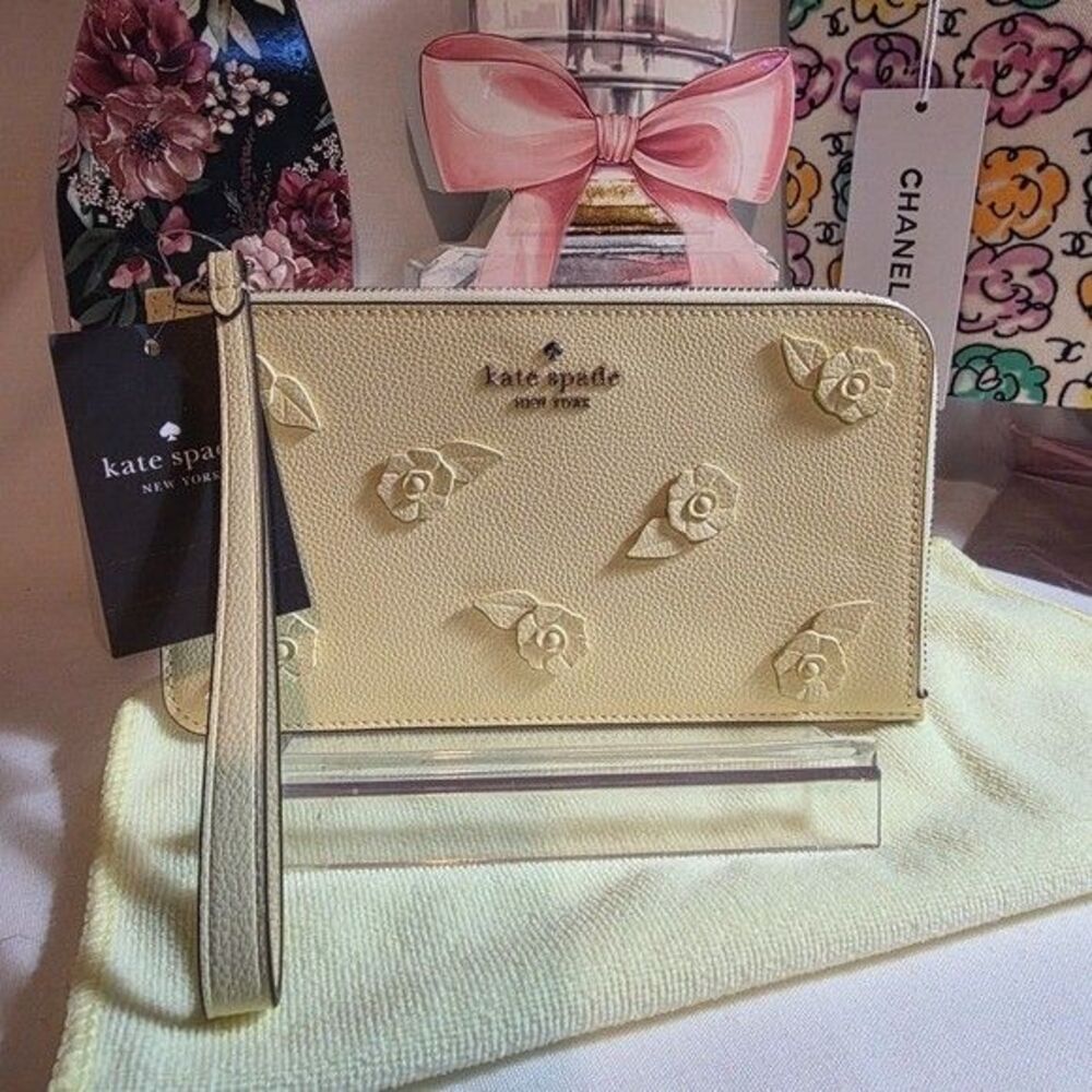 kate Spade Medium L Zip Wristlet Floral Applique Lemon Fond Lucy KO126 NWT